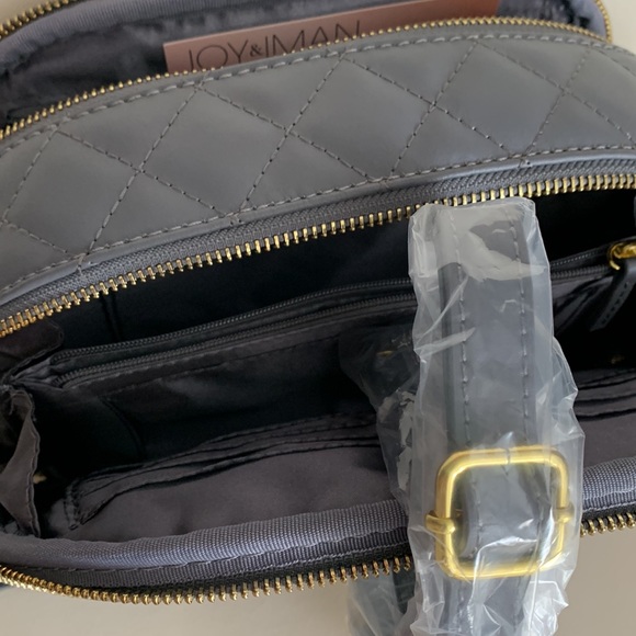 Inside label: 100% Leather, 100% Polyester, Made in China - Picture 7 of 16